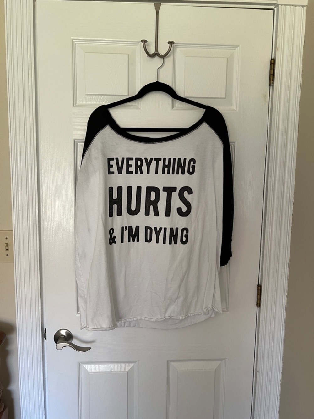 Graphic Raglan Tee "Everything Hurts & I'm Dying" - White & Black